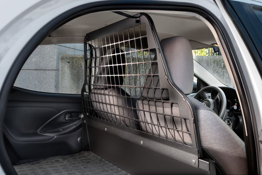 Toyota Yaris ECOVan – hatchback penumpang diubah kepada kenderaan komersial, ruang barang 720 liter 1325503