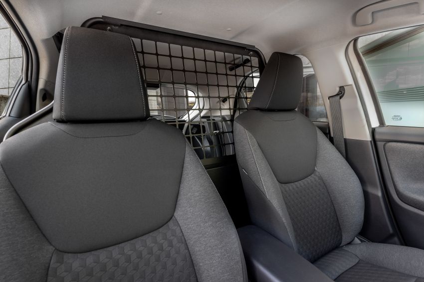Toyota Yaris ECOVan – hatchback penumpang diubah kepada kenderaan komersial, ruang barang 720 liter 1325502
