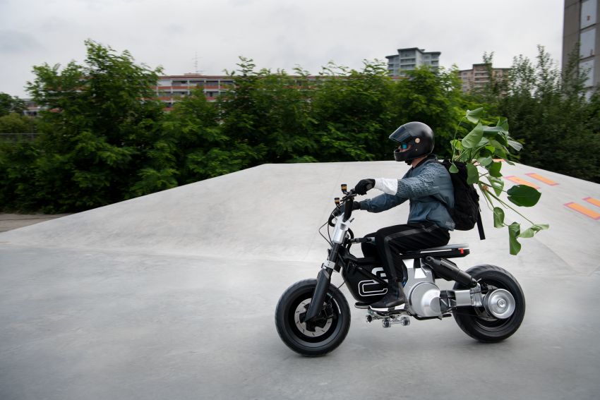 BMW Motorrad Concept CE02 e-scooter revealed 1338861