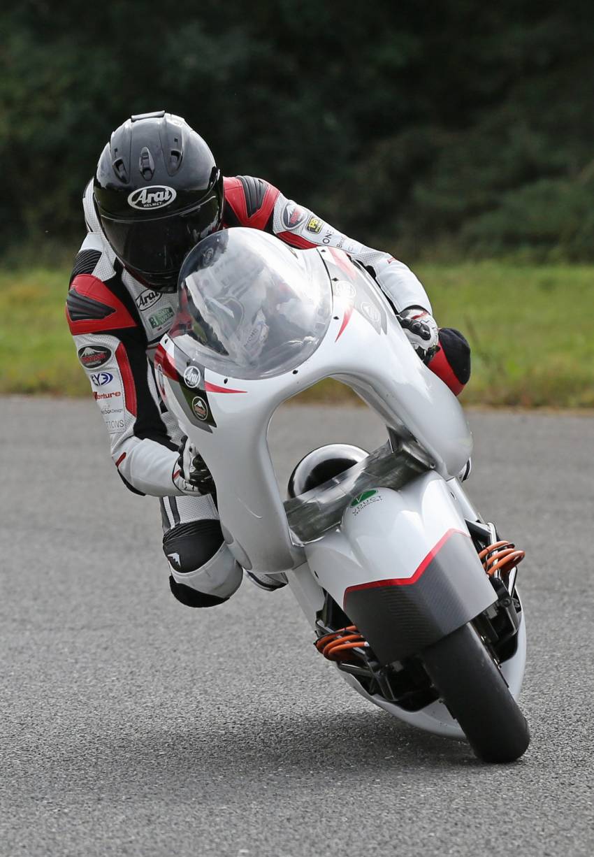 White Motorcycle WMC250EV shakedown test passed 1350536