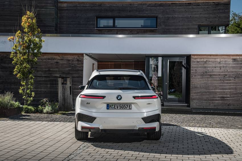 GALLERY: BMW iX xDrive50 Sport in Mineral White and Sophisto Grey – live photos of all-electric SUV 1352768
