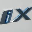 GALERI: BMW iX xDrive50 Sport dalam warna Mineral White dan Sophisto Grey — perincian SUV elektrik