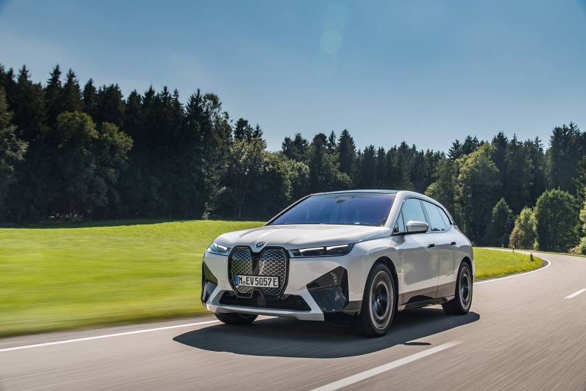 GALLERY: BMW iX xDrive50 Sport in Mineral White and Sophisto Grey – live photos of all-electric SUV 1352744