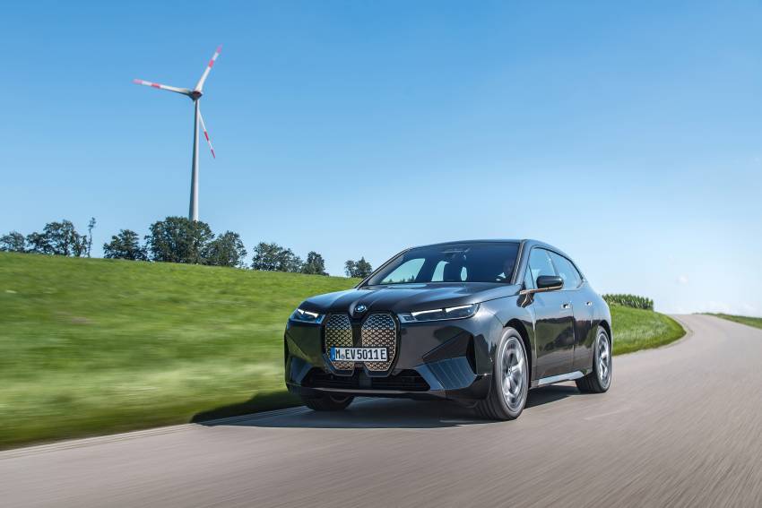 GALLERY: BMW iX xDrive50 Sport in Mineral White and Sophisto Grey – live photos of all-electric SUV Image #1352808