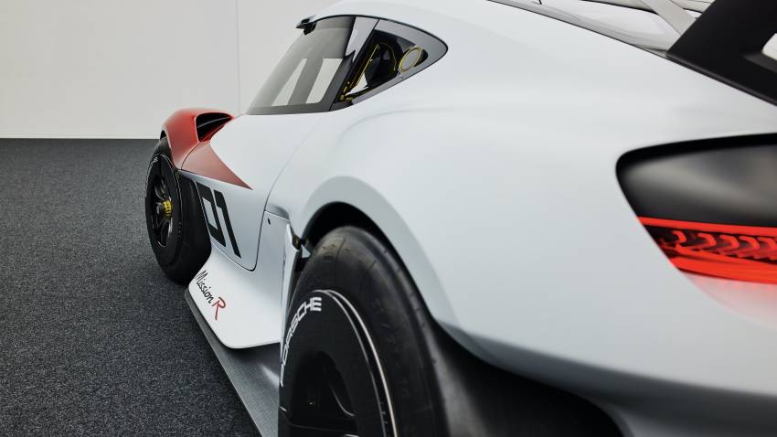 Porsche Mission R – 1,088 PS twin-motor concept with natural fibre bodywork hints at GT racing future 1342733