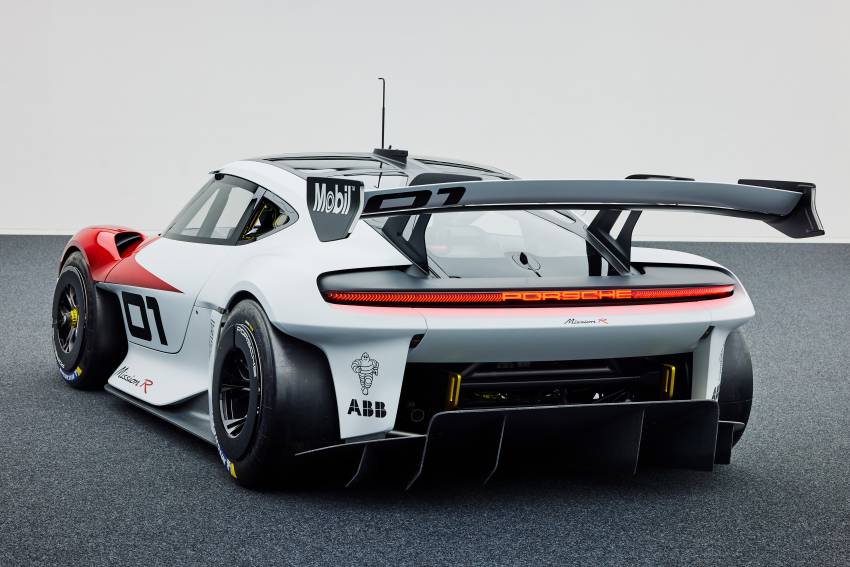 Porsche Mission R – 1,088 PS twin-motor concept with natural fibre bodywork hints at GT racing future 1343054