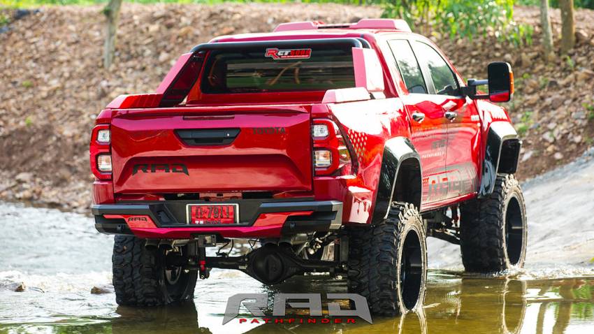 Toyota Hilux gets modifications from Thai outfit Rad – lift kit and widebody, plus deployable side steps 1353589