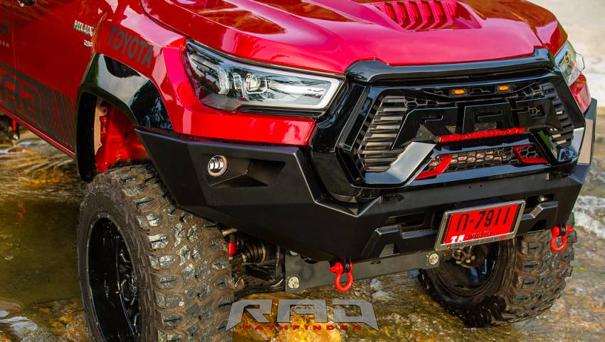 Toyota Hilux gets modifications from Thai outfit Rad – lift kit and widebody, plus deployable side steps 1353587