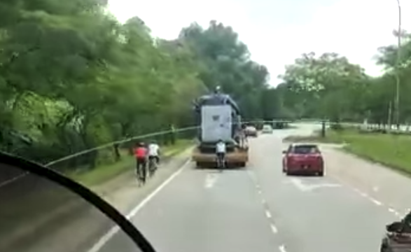 Malaysian cyclists, drafting is dangerous, Episode 2
