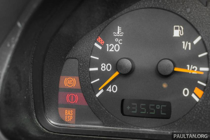 Should you warm up your car’s engine every morning? 1347785