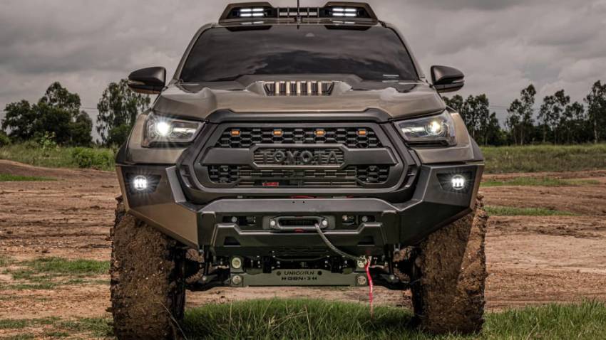 Toyota Hilux gets modifications from Thai outfit Rad – lift kit and widebody, plus deployable side steps 1353217