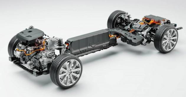 Volvo pertingkat prestasi model Recharge PHEV — bateri 18.8 kW, jarak EV hingga 90 km, T8 455 hp