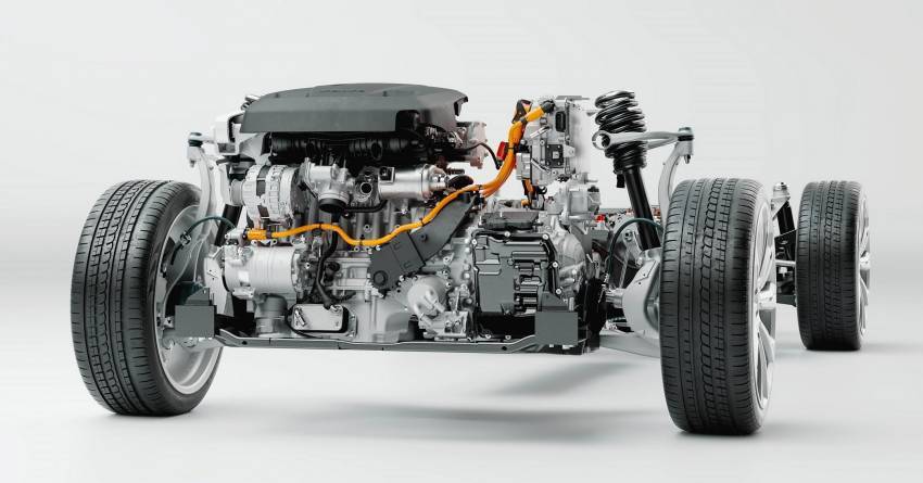 Volvo pertingkat prestasi model Recharge PHEV — bateri 18.8 kW, jarak EV hingga 90 km, T8 455 hp 1345183