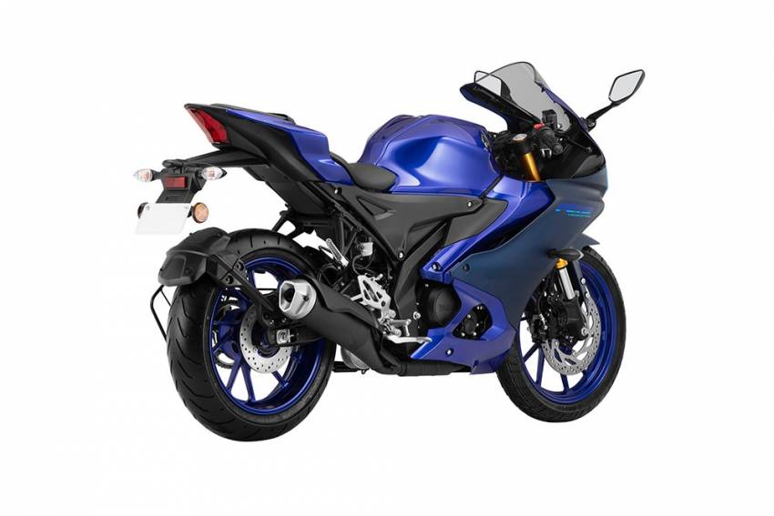 2021 Yamaha YZF-R15 revealed – traction control, lap timer and quickshifter, now with YZF-R15M version Image #1349788