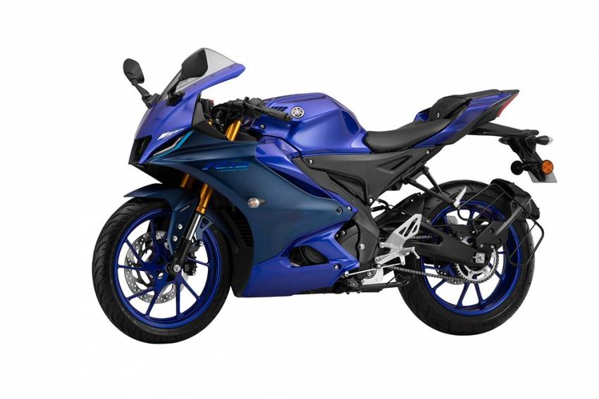 2021 Yamaha YZF-R15 revealed – traction control, lap timer and quickshifter, now with YZF-R15M version Image #1349792