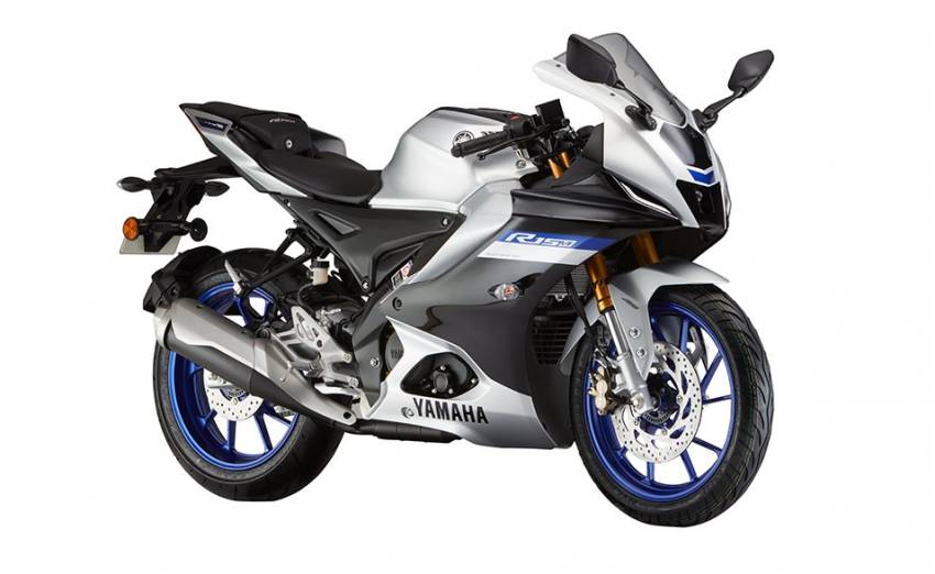 2021 Yamaha YZF-R15 revealed – traction control, lap timer and quickshifter, now with YZF-R15M version Image #1349801