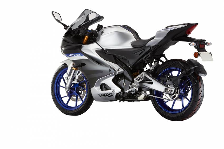 2021 Yamaha YZF-R15 revealed – traction control, lap timer and quickshifter, now with YZF-R15M version Image #1349805