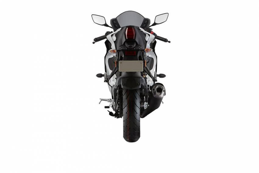Yamaha R15 V4 didedah – dilengkapi Traction Control, Lap Timer dan quickshifter, pilihan versi sporty R15M 1349375