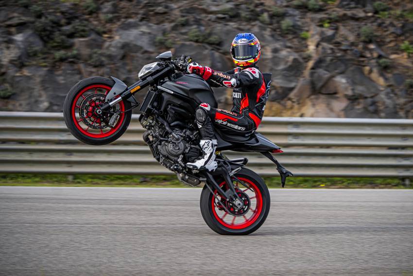 2022 Ducati Monster in Malaysia by mid-Oct, RM75k? 1355117
