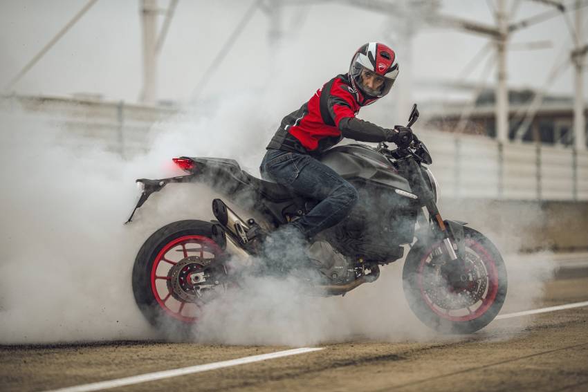 2022 Ducati Monster in Malaysia by mid-Oct, RM75k? 1355129
