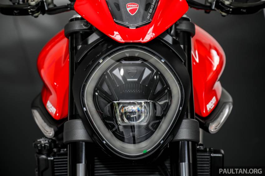 Can canh Ducati Monster 2022 vua ra mat tai Dong Nam A
