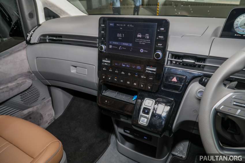 Hyundai Staria Premium dilancarkan di Malaysia – bermula RM359k, lebih mewah dan besar dari Starex 1365519