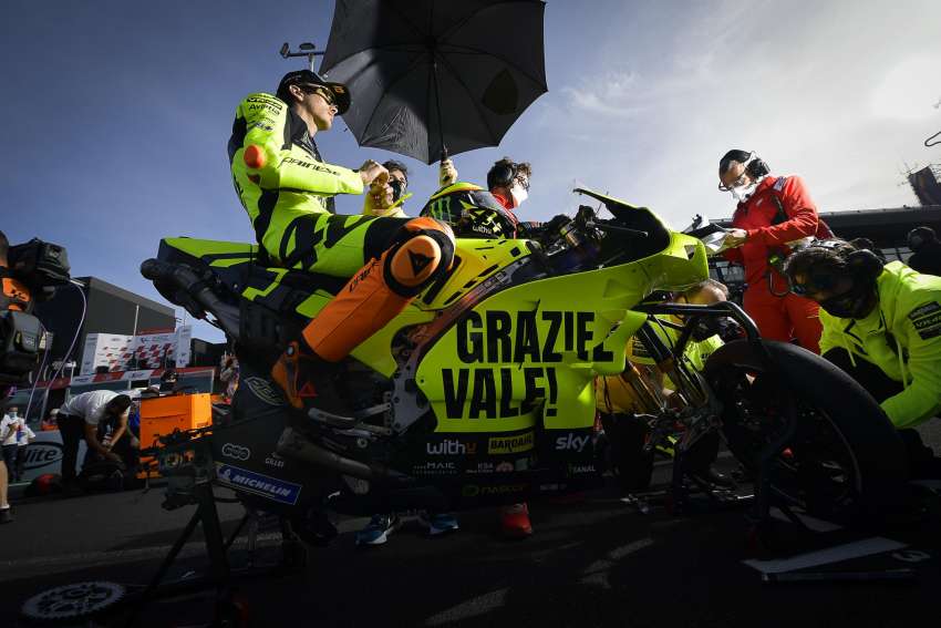 Valentino Rossi bids farewell to MotoGP – grazie Vale! 1365304