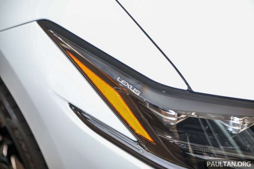 Lexus ES 250 <em>facelift</em> 2022 dilancarkan di Malaysia — Premium, Luxury dan F Sport baru, harga dari RM296k 1360802
