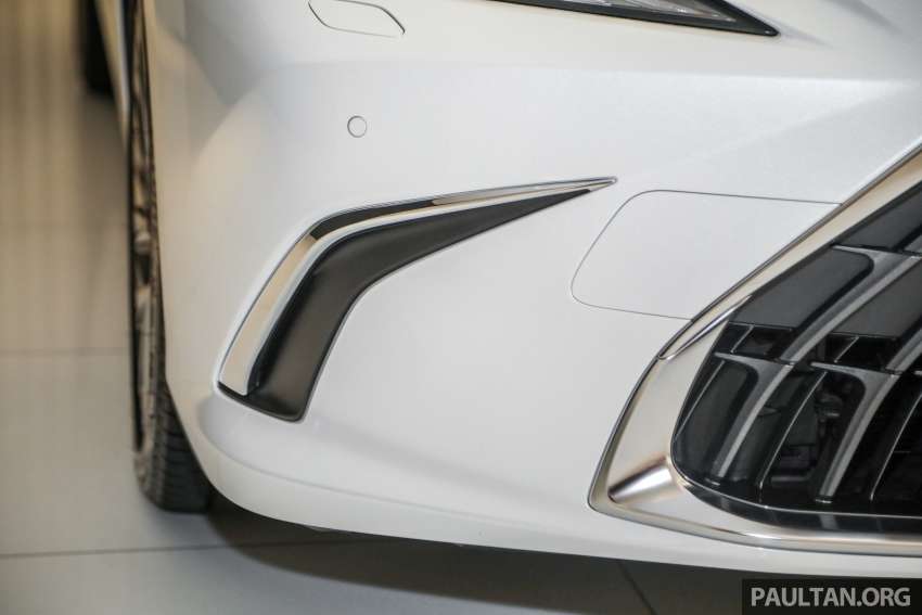 Lexus ES 250 <em>facelift</em> 2022 dilancarkan di Malaysia — Premium, Luxury dan F Sport baru, harga dari RM296k Image #1360922