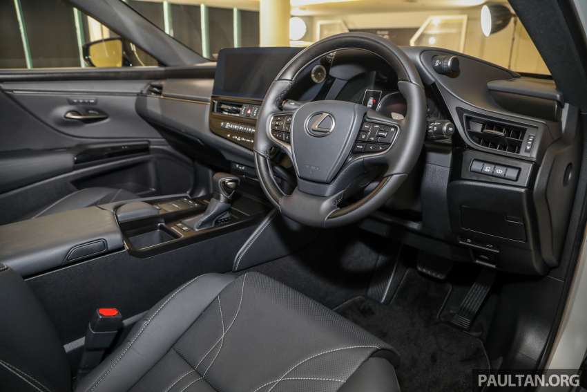 Lexus ES 250 <em>facelift</em> 2022 dilancarkan di Malaysia — Premium, Luxury dan F Sport baru, harga dari RM296k Image #1360940