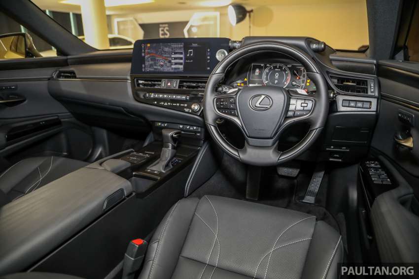 Lexus ES 250 <em>facelift</em> 2022 dilancarkan di Malaysia — Premium, Luxury dan F Sport baru, harga dari RM296k Image #1360962