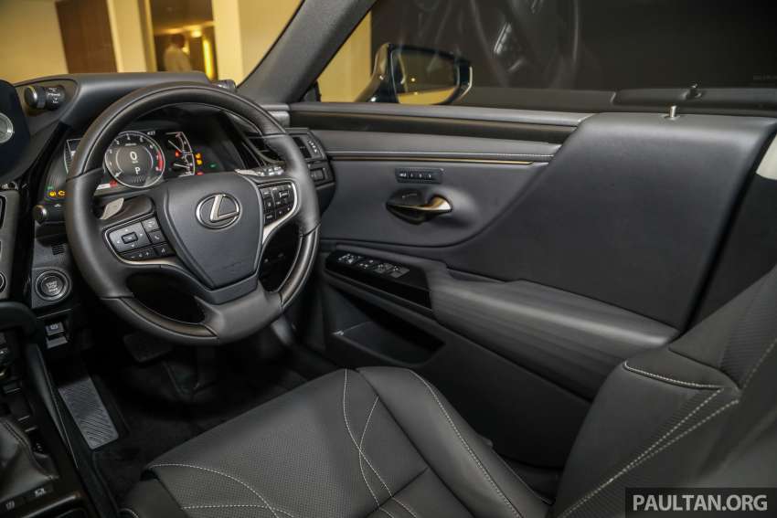 Lexus ES 250 <em>facelift</em> 2022 dilancarkan di Malaysia — Premium, Luxury dan F Sport baru, harga dari RM296k Image #1360963