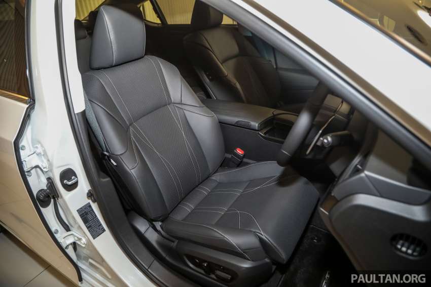 Lexus ES 250 <em>facelift</em> 2022 dilancarkan di Malaysia — Premium, Luxury dan F Sport baru, harga dari RM296k 1360967