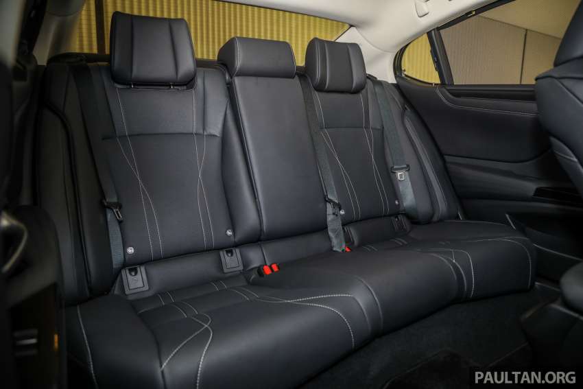 Lexus ES 250 <em>facelift</em> 2022 dilancarkan di Malaysia — Premium, Luxury dan F Sport baru, harga dari RM296k 1360974