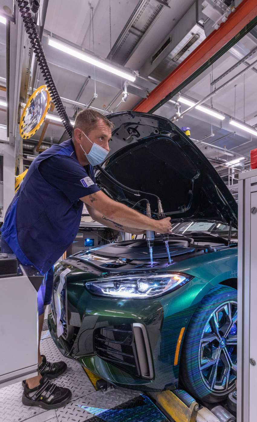 2022 BMW i4 series production begins at Munich plant 1364410