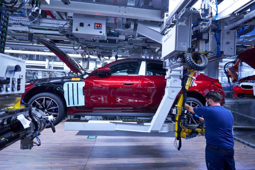 2022 BMW i4 series production begins at Munich plant 1364399