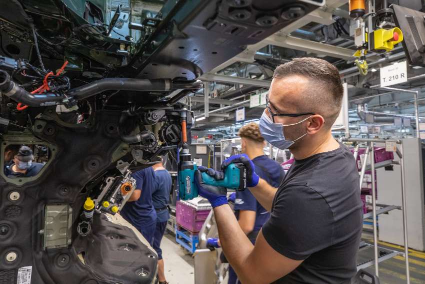 2022 BMW i4 series production begins at Munich plant 1364401