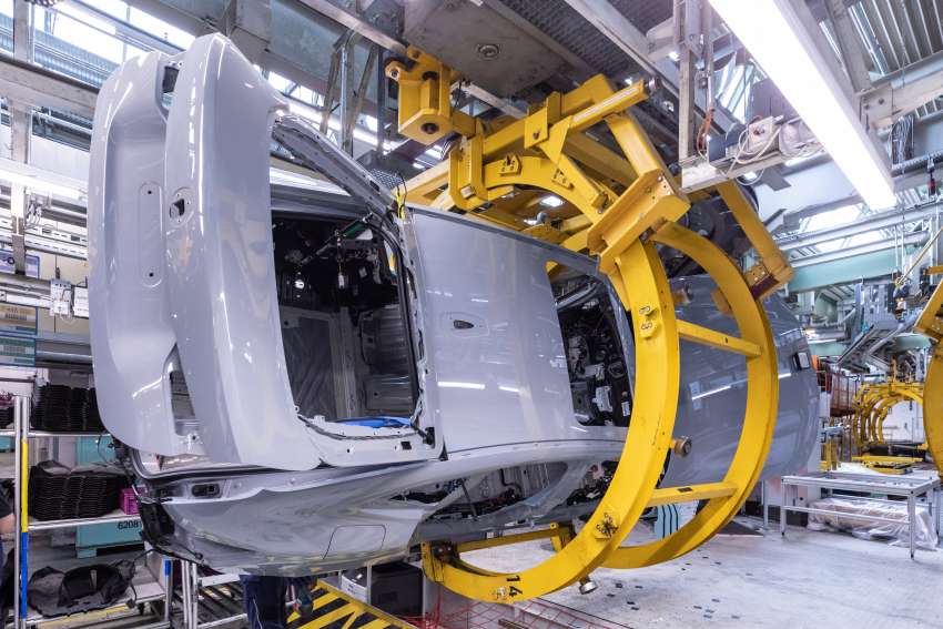 2022 BMW i4 series production begins at Munich plant 1364402