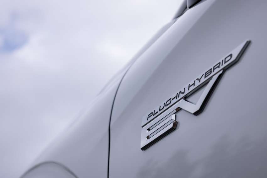 2022 Mitsubishi Outlander PHEV debuts – now with 20 kWh battery, 87 km EV range, more powerful e-motors 1367947