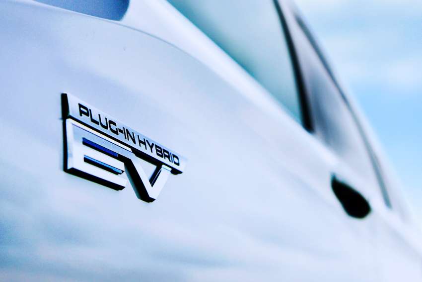 2022 Mitsubishi Outlander PHEV debuts – now with 20 kWh battery, 87 km EV range, more powerful e-motors 1367948