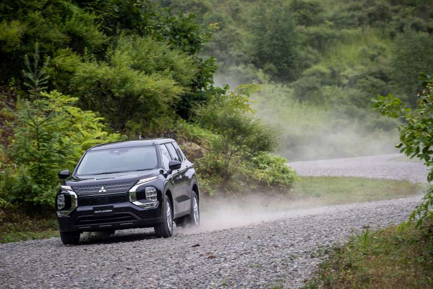 2022 Mitsubishi Outlander PHEV debuts – now with 20 kWh battery, 87 km EV range, more powerful e-motors 1368012