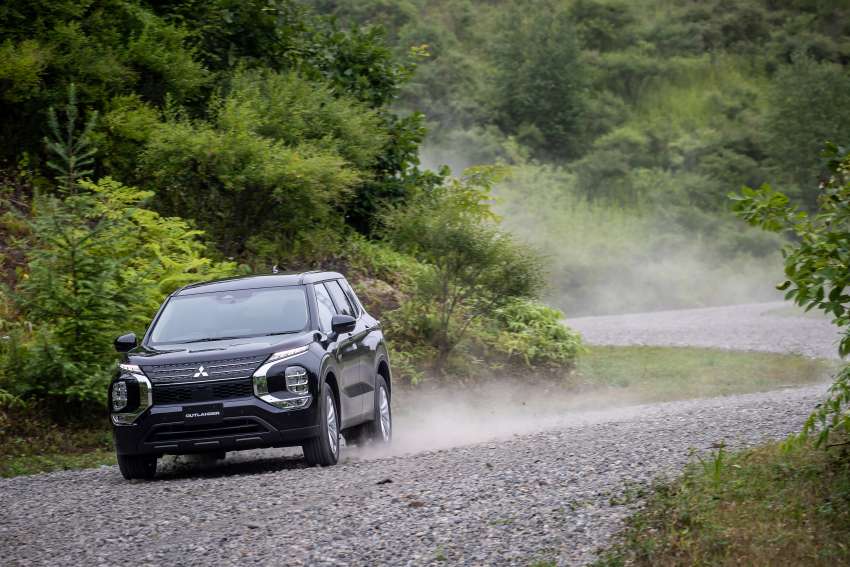 2022 Mitsubishi Outlander PHEV debuts – now with 20 kWh battery, 87 km EV range, more powerful e-motors 1368012