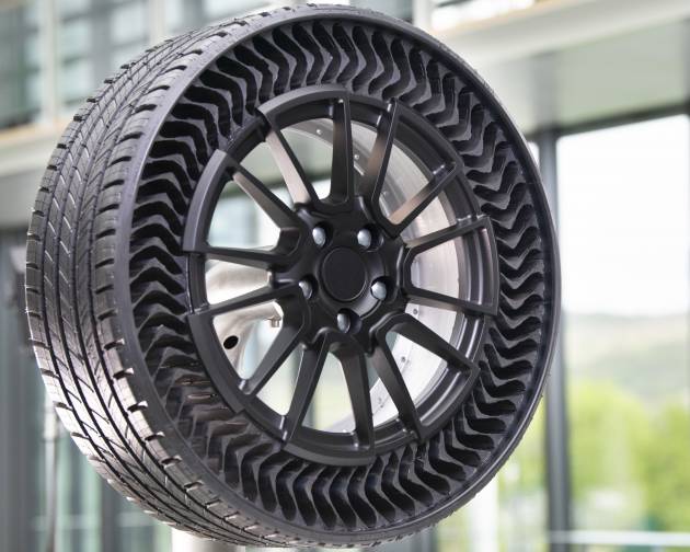 Michelin Uptis makes public debut airless, punctureproof and 3D
