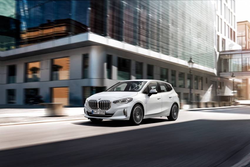 U06 BMW 2 Series Active Tourer debuts – all-new styling; petrol, diesel engines first; PHEVs next year 1356141