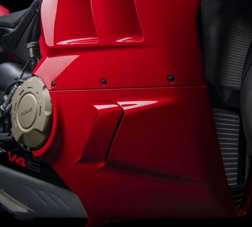 2022 Ducati Panigale V4 debuts – 215.5 hp, revised gearing; updates for improved on-track performance Image #1383622