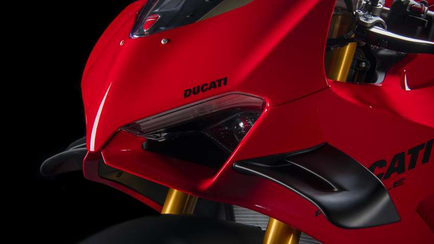 2022 Ducati Panigale V4 debuts – 215.5 hp, revised gearing; updates for improved on-track performance 1383626