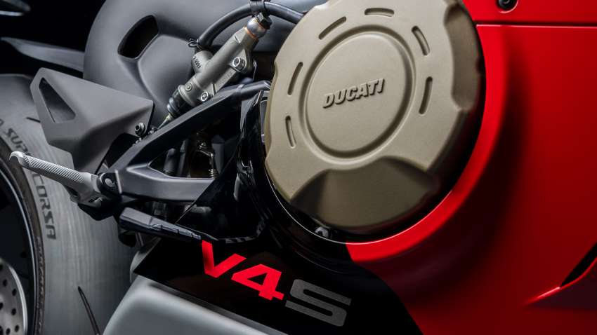 2022 Ducati Panigale V4 debuts – 215.5 hp, revised gearing; updates for improved on-track performance Image #1383627