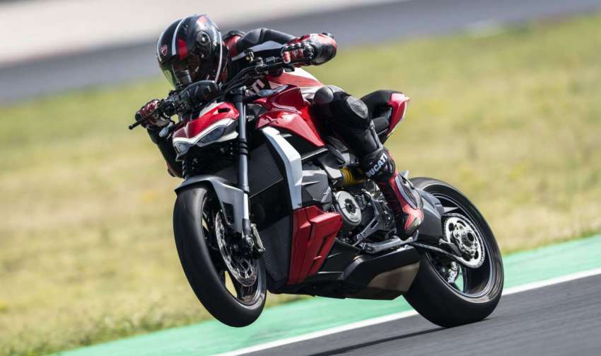 2022 Ducati Streetfighter V2 joins naked bike lineup 1376588