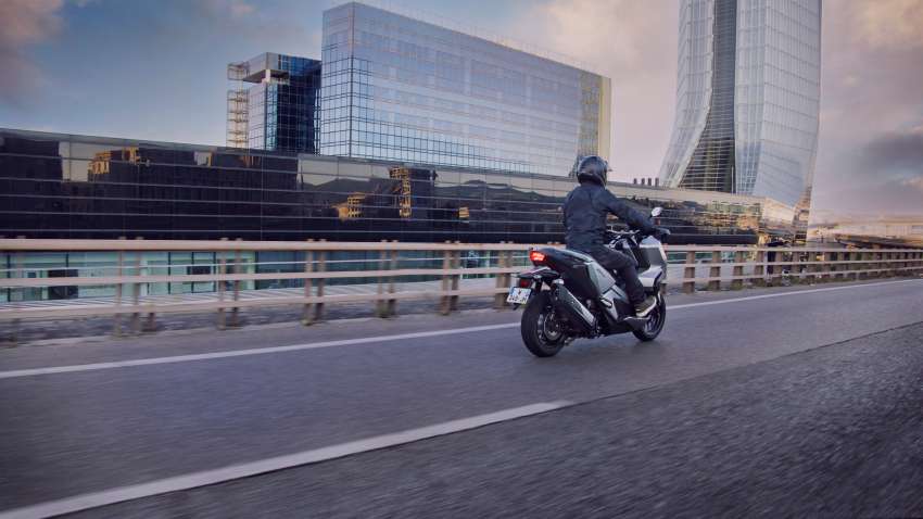 EICMA 2021: Honda ADV350 – 330 cc adventure-styled scooter with app-based Smartphone Voice Control 1382067
