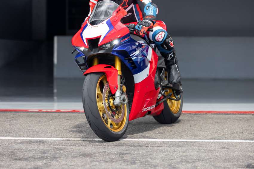 EICMA 2021: Honda CBR1000RR-R Fireblade SP 30th Anniversary joins ’22 update for stronger acceleration Image #1382525